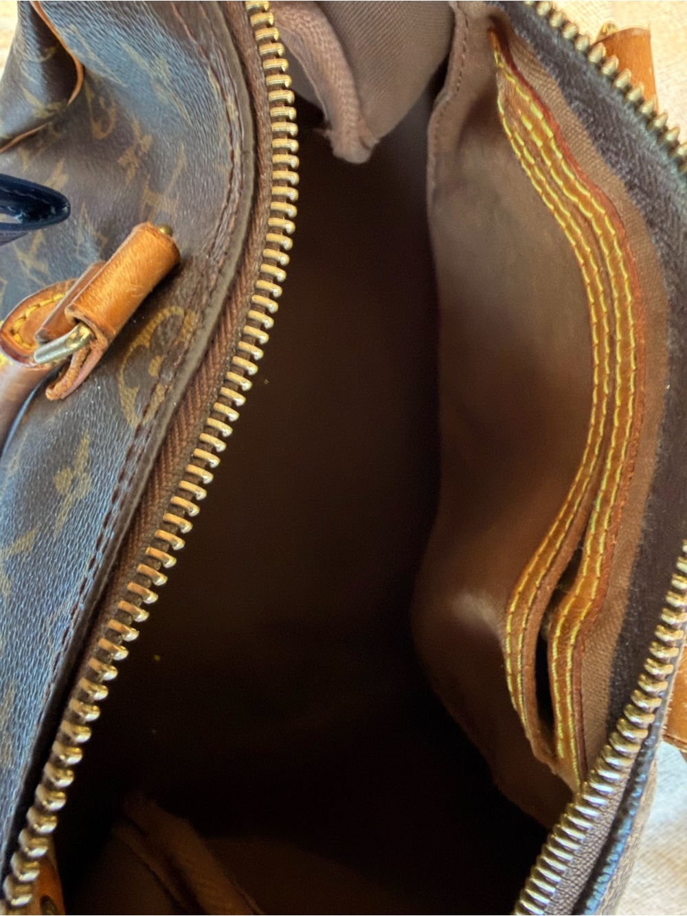 Louis Vuitton Monogram Canvas Speedy 25 Satchel in Brown and Tan - Picture 4 of 6